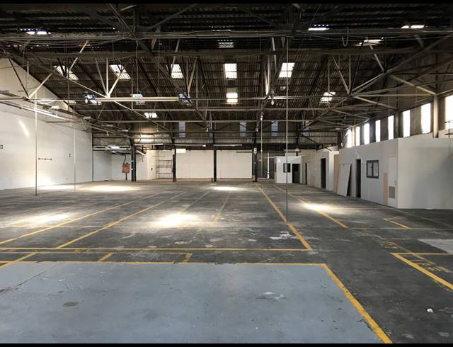 2,030M² FACTORY TO LET IN PAROW INDUSTRIAL